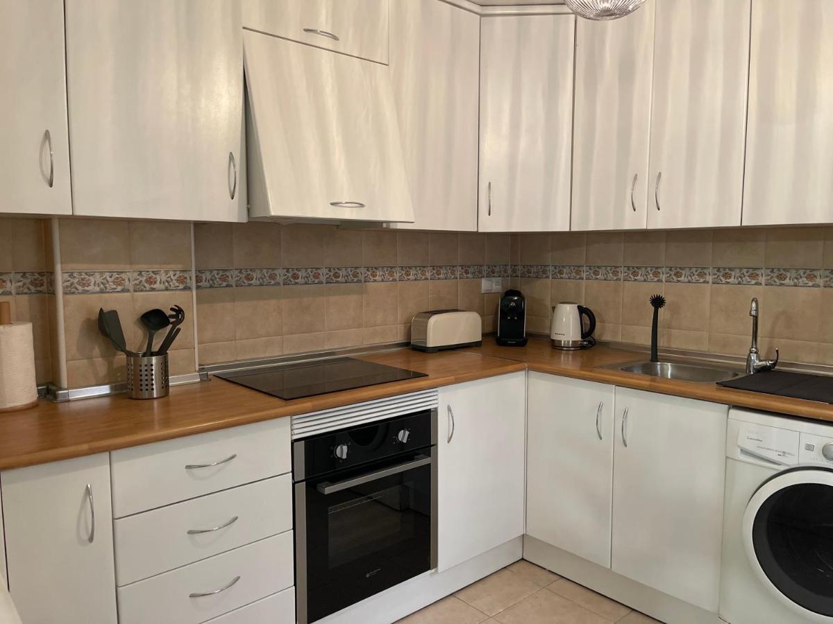 Three Bedroom Apartment With Pool In Torrevieja Exteriör bild