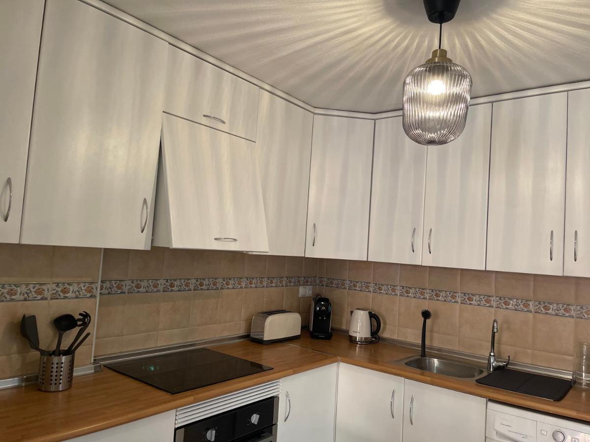 Three Bedroom Apartment With Pool In Torrevieja Exteriör bild