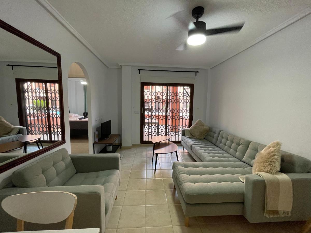 Three Bedroom Apartment With Pool In Torrevieja Exteriör bild